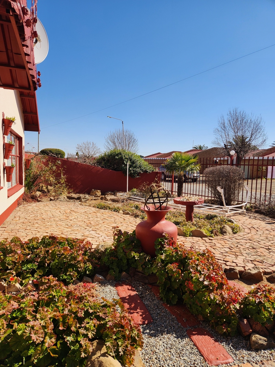 7 Bedroom Property for Sale in Hennenman Free State